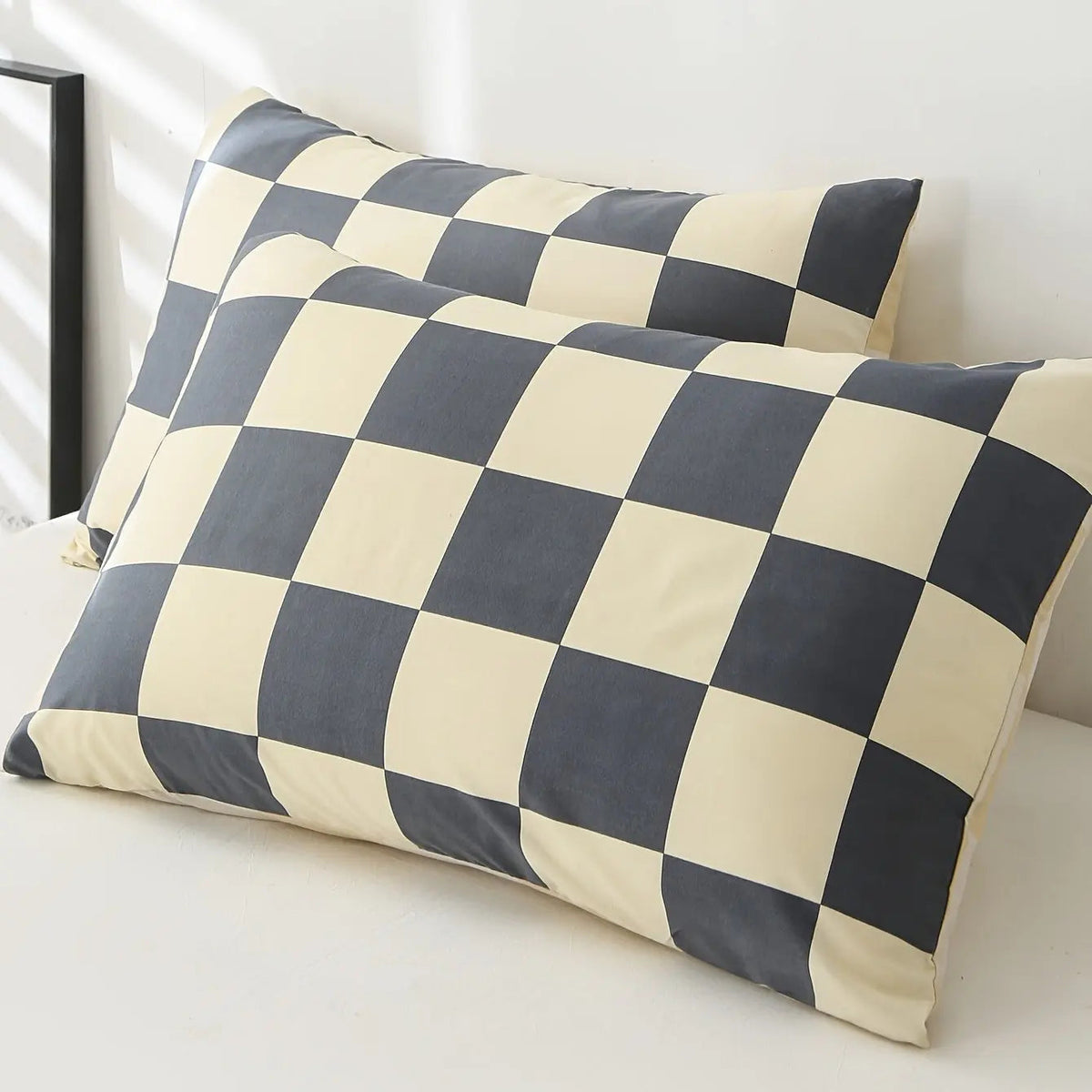 Scandinavian Checkered Bedding Set (4 Pcs)